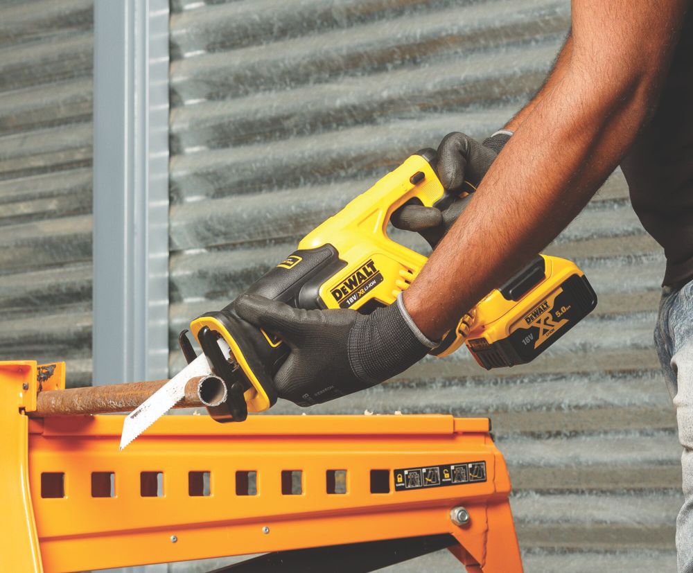 DeWalt DCS367N-XJ 18V Li-Ion XR Brushless Cordless Reciprocating Saw - Bare